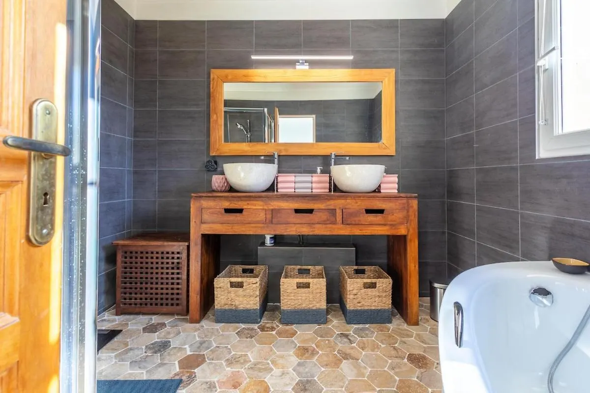 Villa 6 Pers A 150M De La Plage Saint-Raphael  Saint-Raphael (Var)