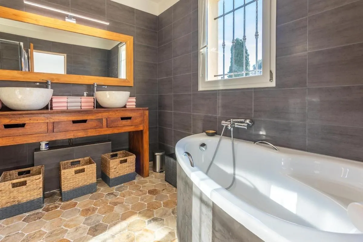 Villa 6 Pers A 150M De La Plage Saint-Raphael